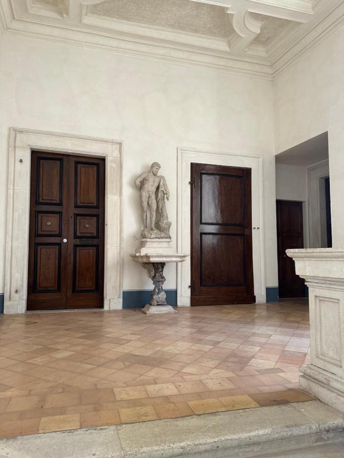 Casa Colonna - Suite Della Torre 라킬라 외부 사진